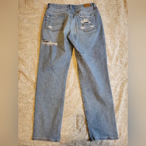 American Eagle Mom Jeans - Picture 4 of 9